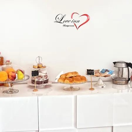 Love Inn فندق مبيت وإفطار بومبيي