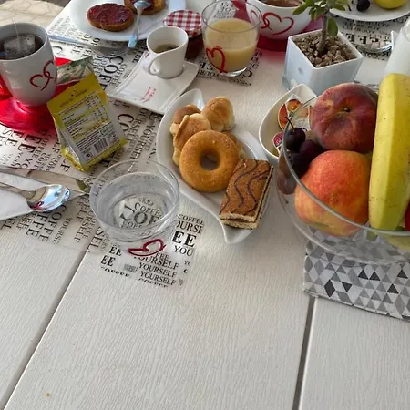 Love Inn Bed & Breakfast *